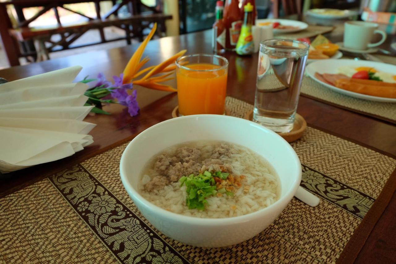 Bed and Breakfast Baan Wanwaree à Kanchanaburi Extérieur photo