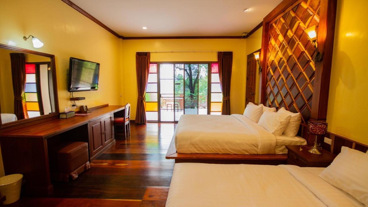 Bed and Breakfast Baan Wanwaree à Kanchanaburi Extérieur photo