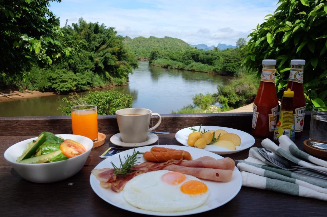 Bed and Breakfast Baan Wanwaree à Kanchanaburi Extérieur photo