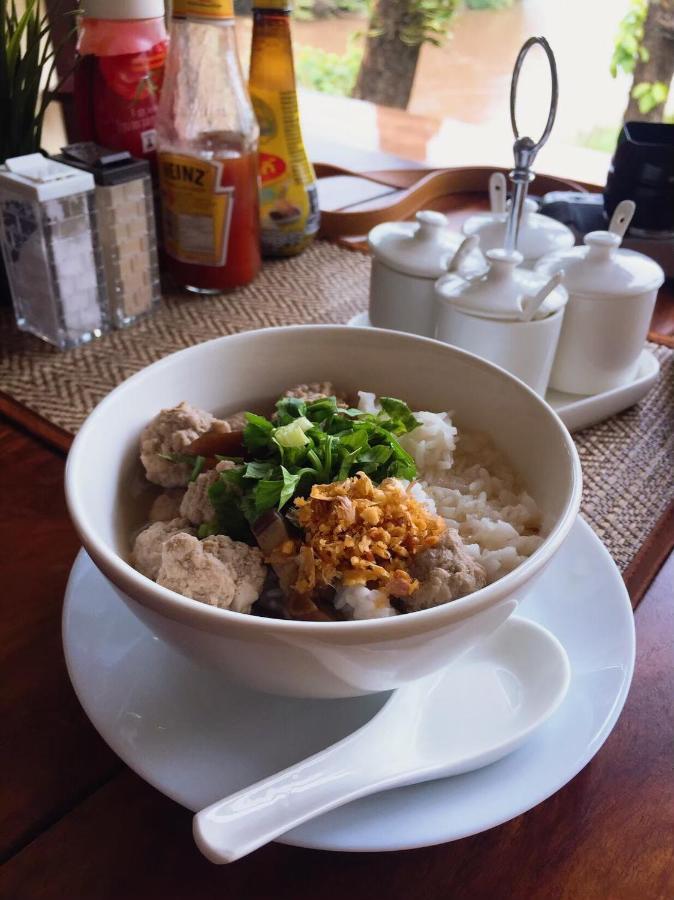 Bed and Breakfast Baan Wanwaree à Kanchanaburi Extérieur photo